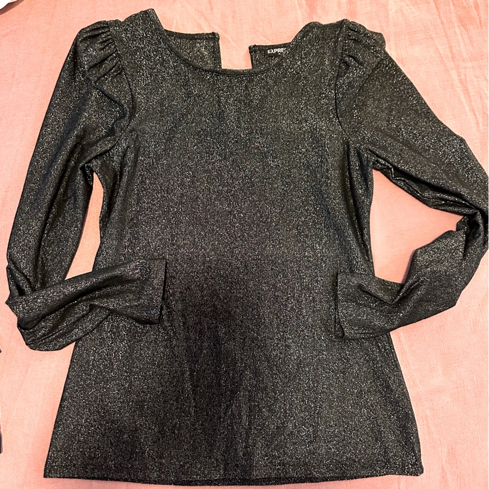 Sparkling Express long sleeve keyhole back top - Small size